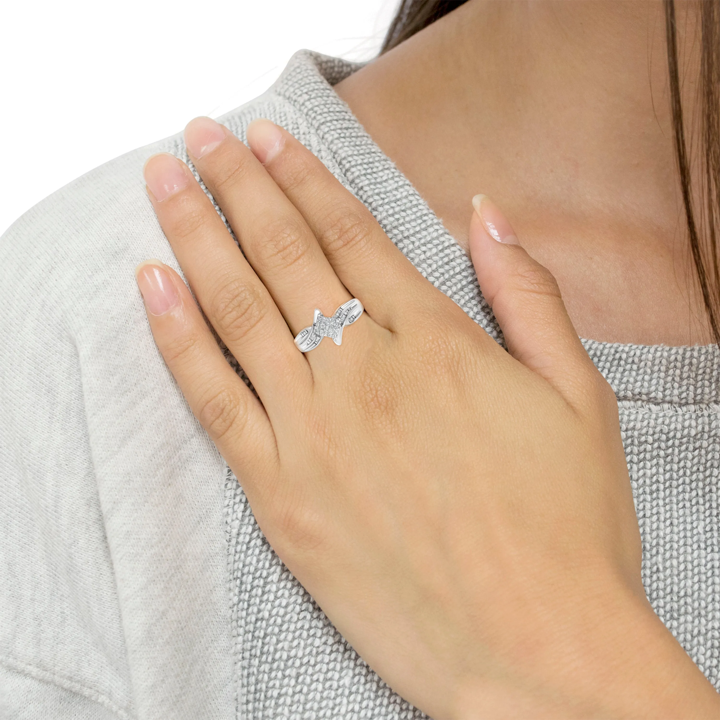 10K White Gold 1/3 Cttw Princess and Baguette Cut Diamond Bypass Style Cocktail Ring