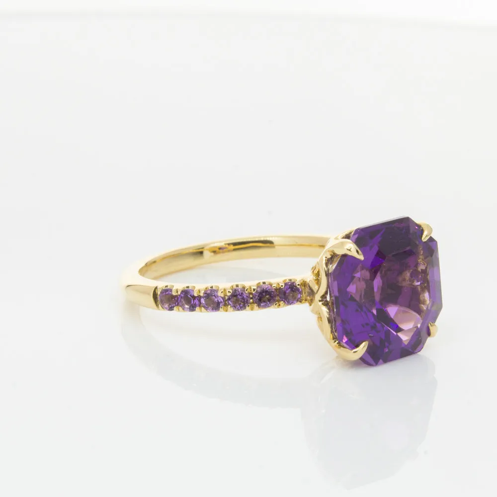 18ct Yellow Gold 3.95ct Amethyst Ring