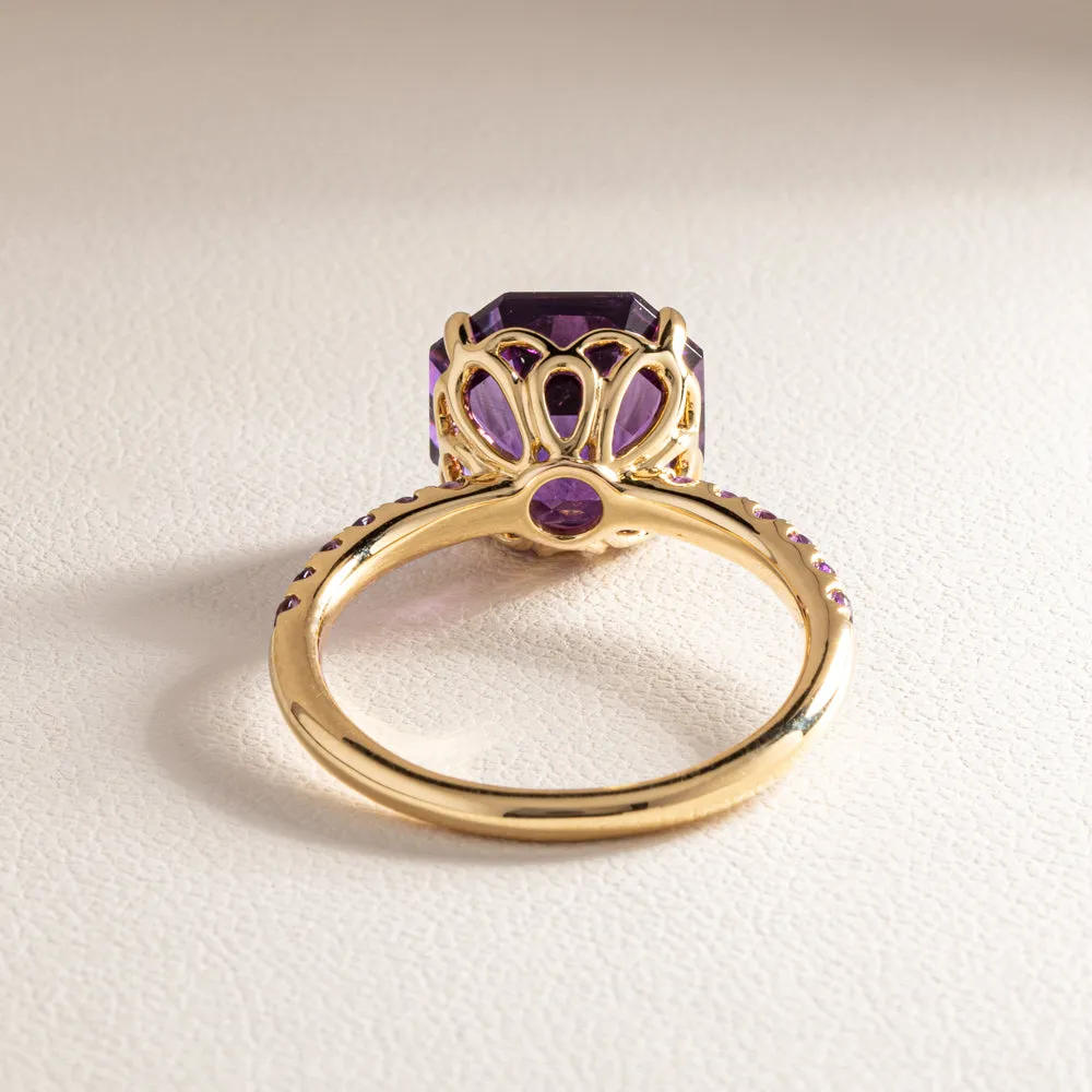 18ct Yellow Gold 3.95ct Amethyst Ring