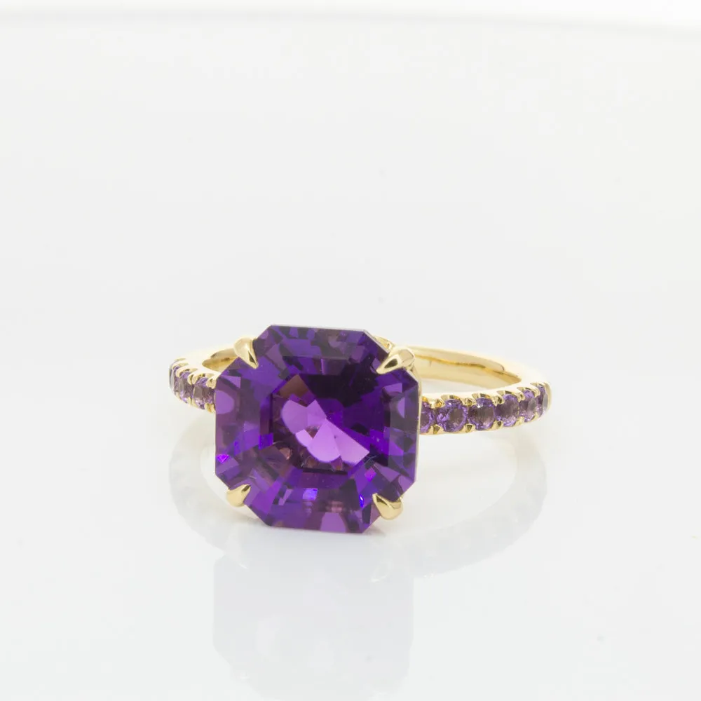 18ct Yellow Gold 3.95ct Amethyst Ring