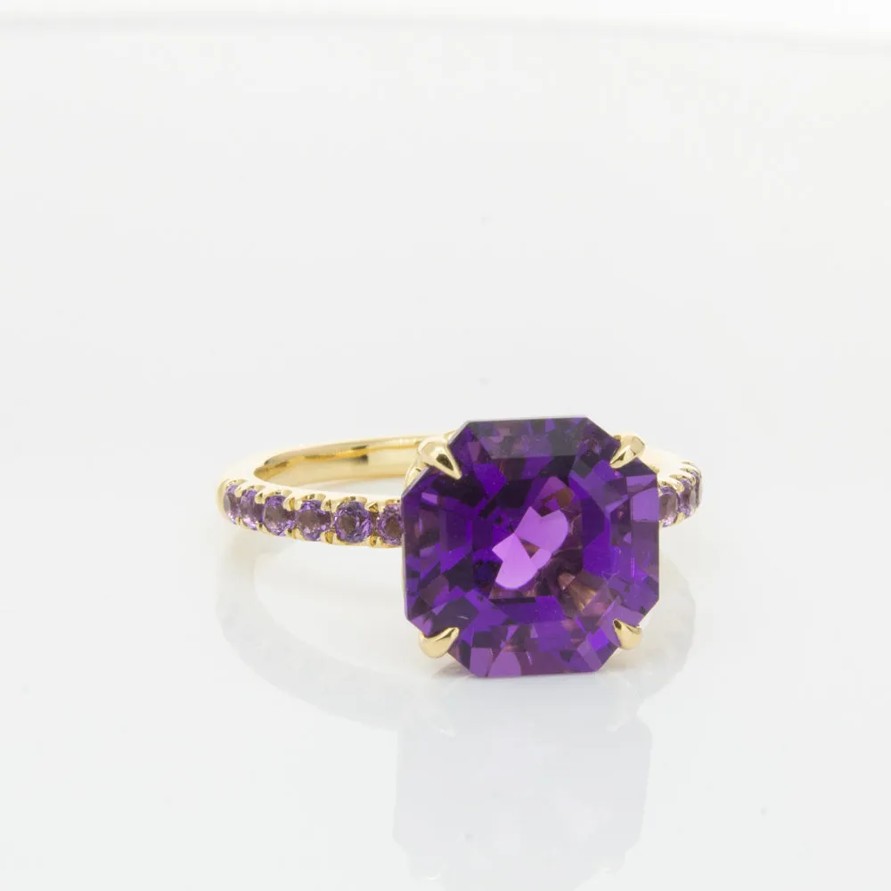 18ct Yellow Gold 3.95ct Amethyst Ring