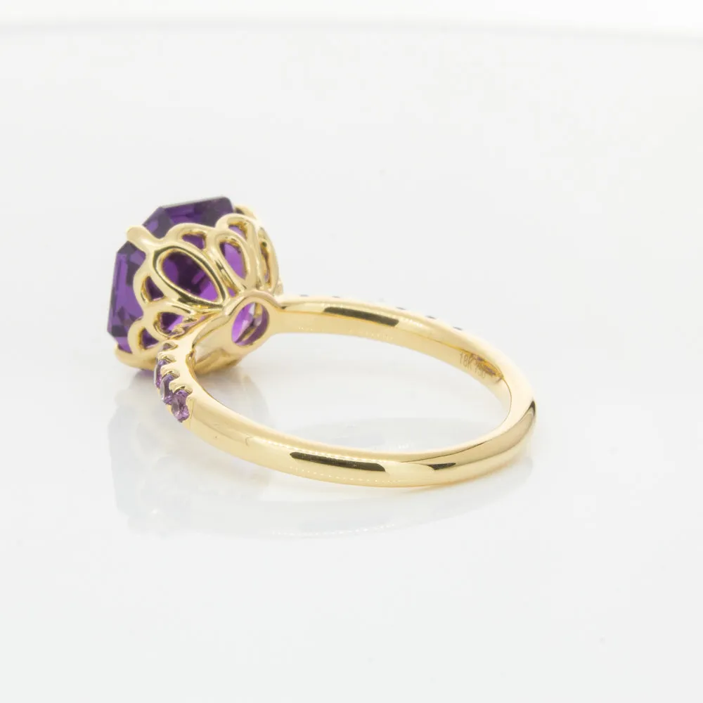 18ct Yellow Gold 3.95ct Amethyst Ring