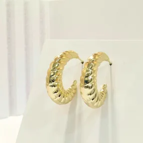 18k Gold Plated Anti Tarnish Water Proof Shell Like Hoop Earning