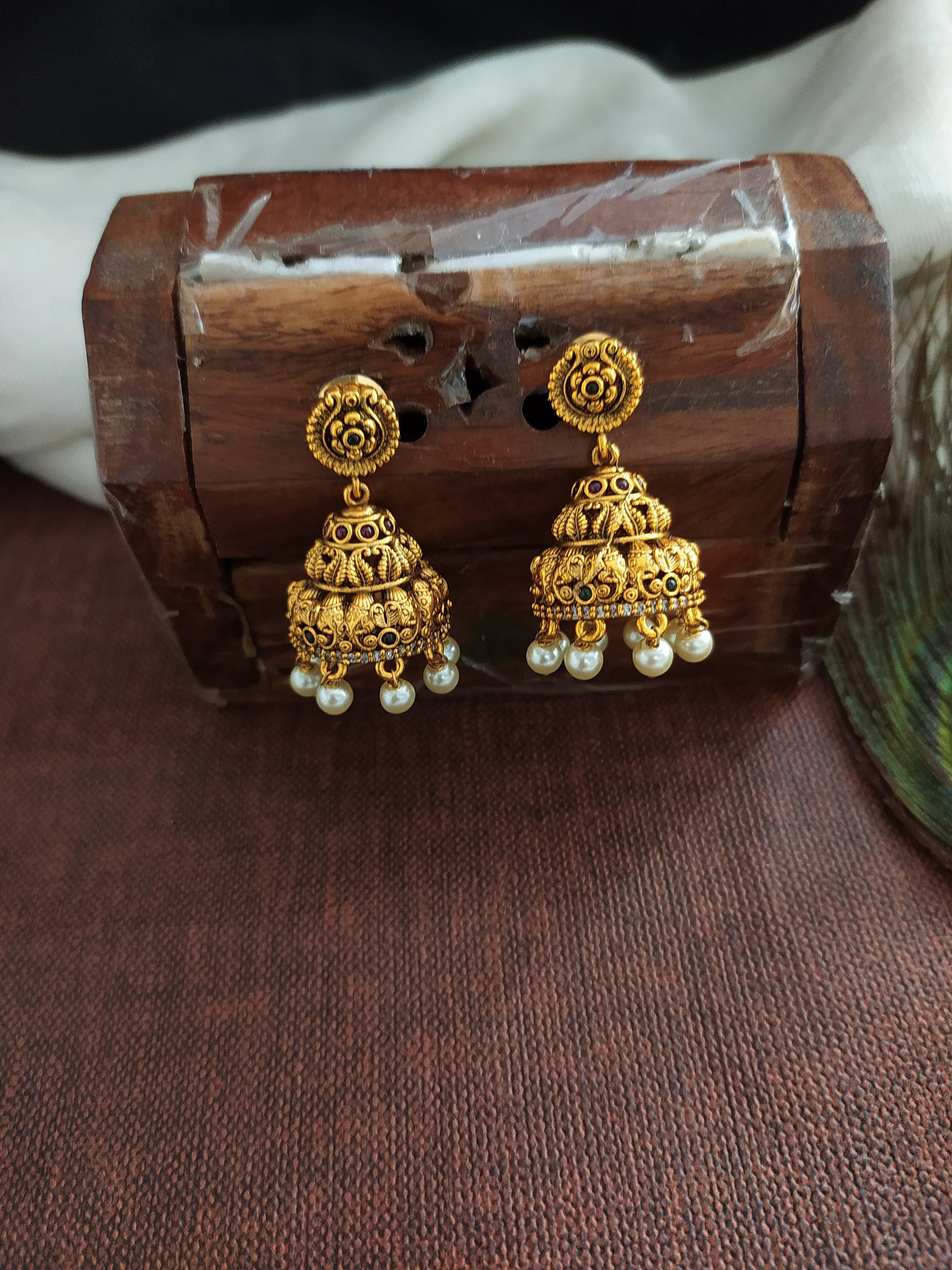 Antique Close-Neck Kanti-Designed Lakshmi Necklace with Jhumki