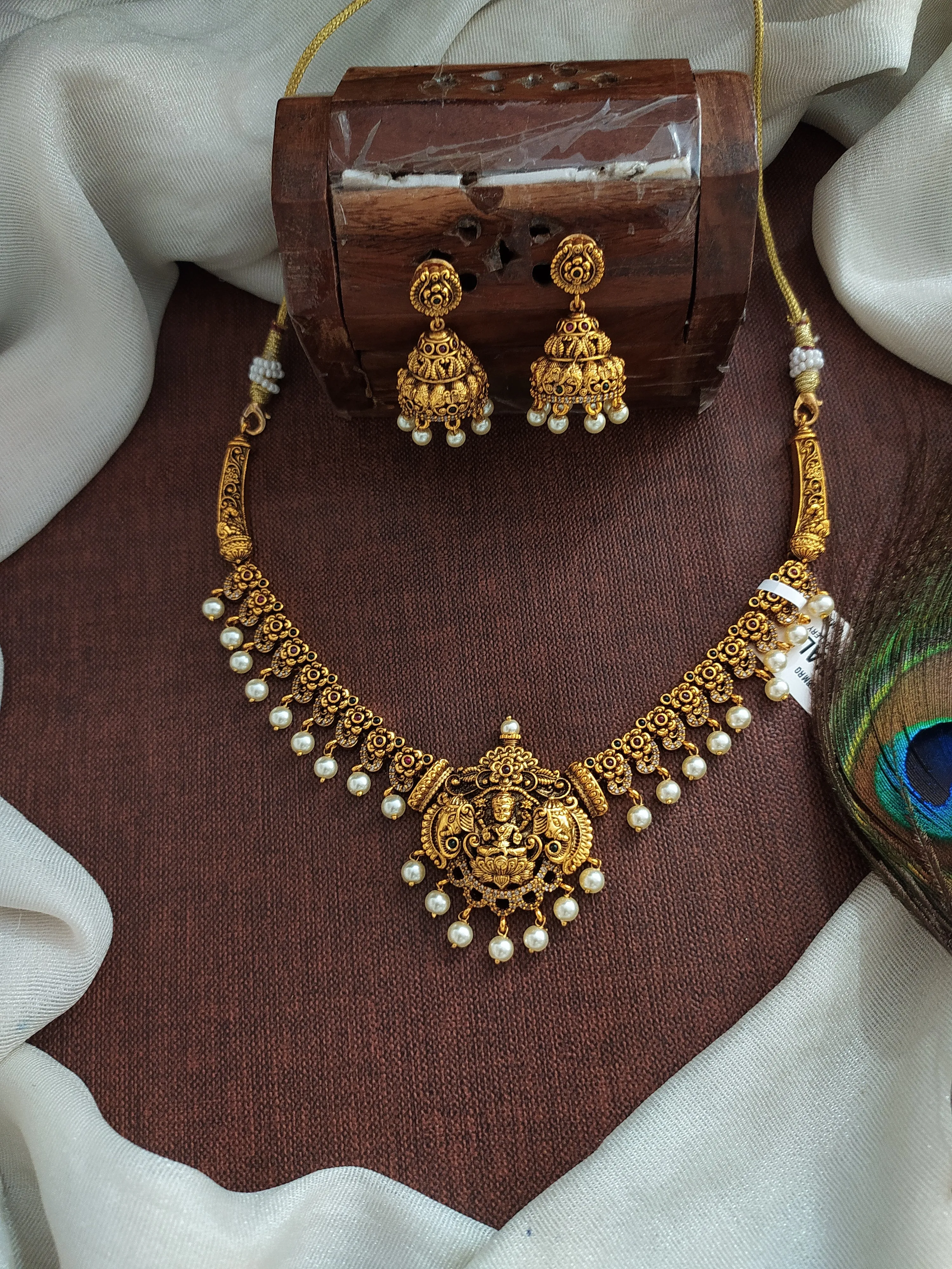 Antique Close-Neck Kanti-Designed Lakshmi Necklace with Jhumki