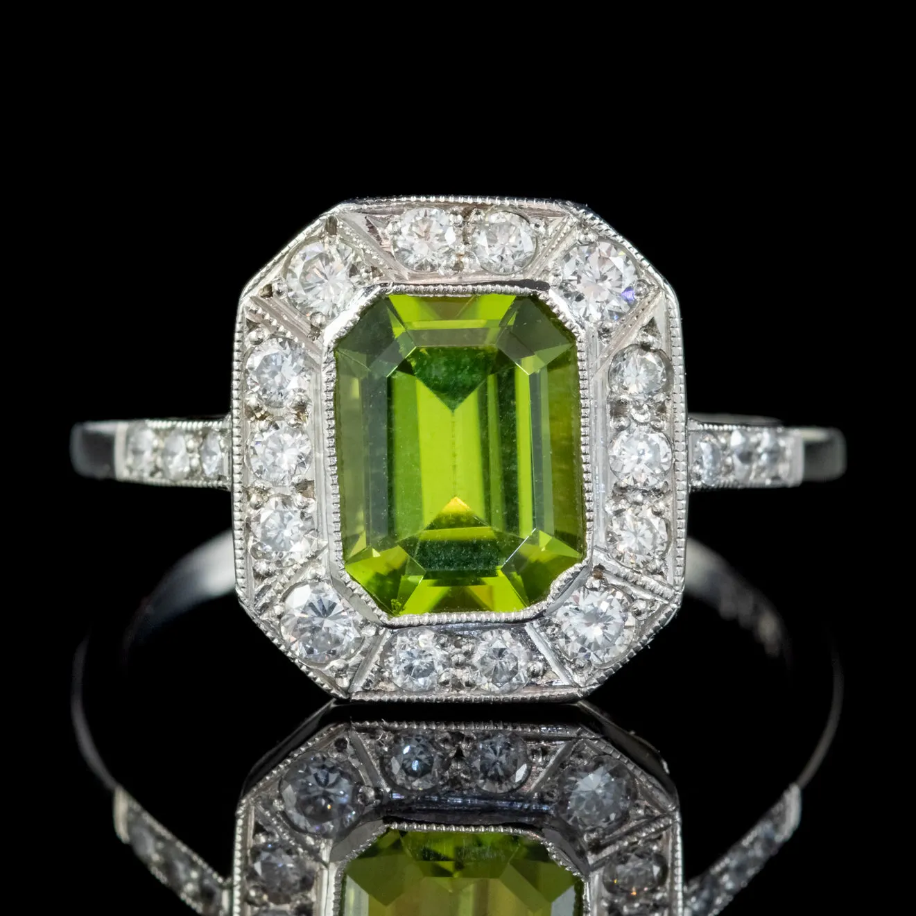 Art Deco Peridot Diamond Ring Platinum 1.60ct Peridot 1ct Of Diamond Circa 1920