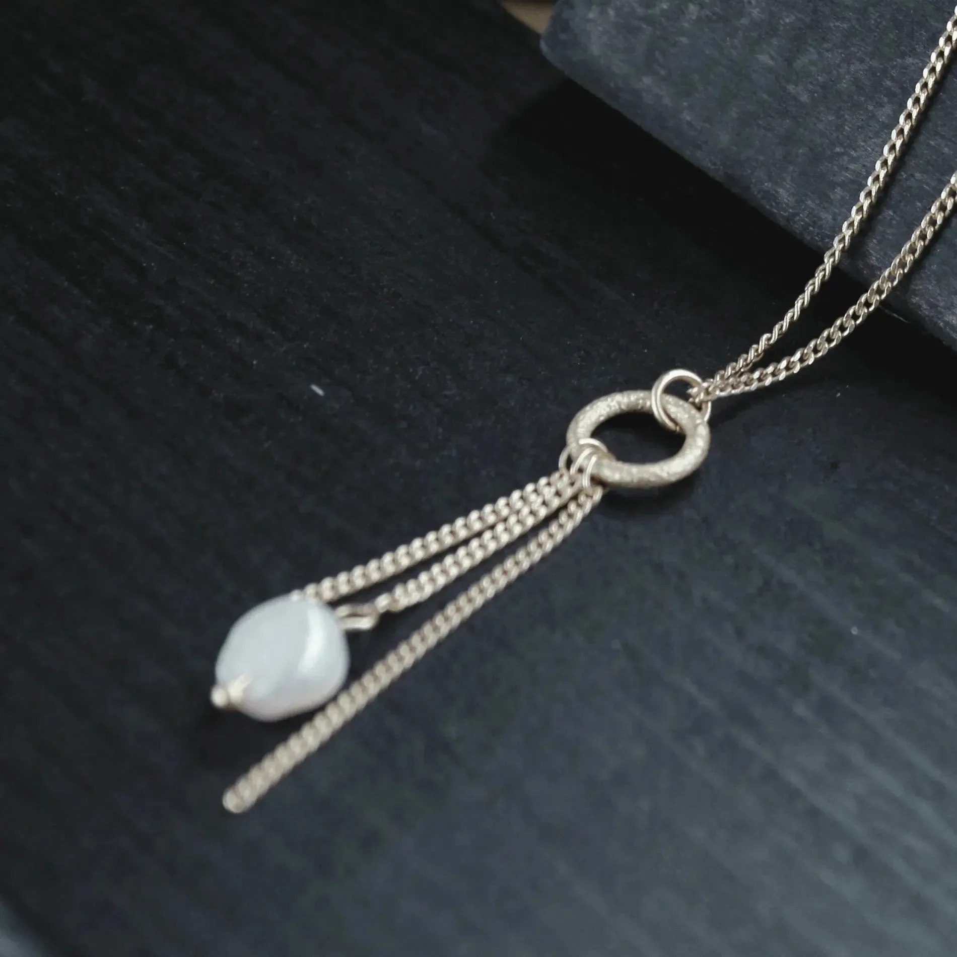Audrey Simple Glow Pearl Necklace Gold Plating