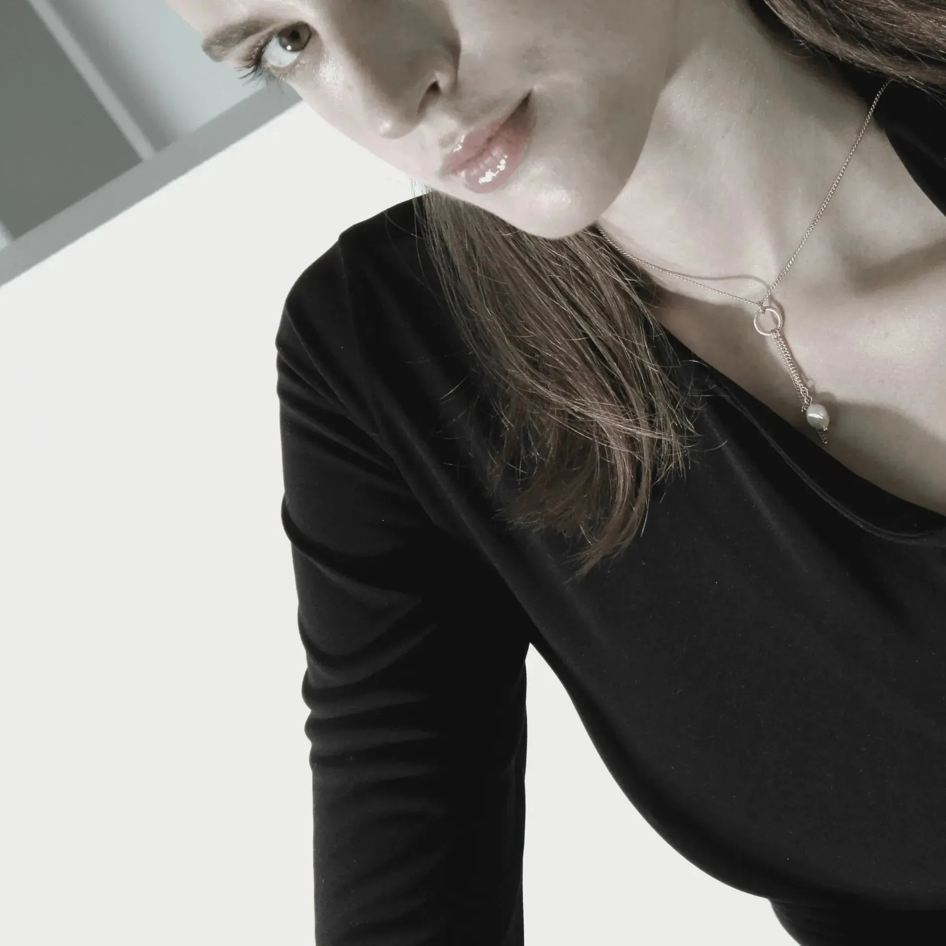Audrey Simple Glow Pearl Necklace Gold Plating