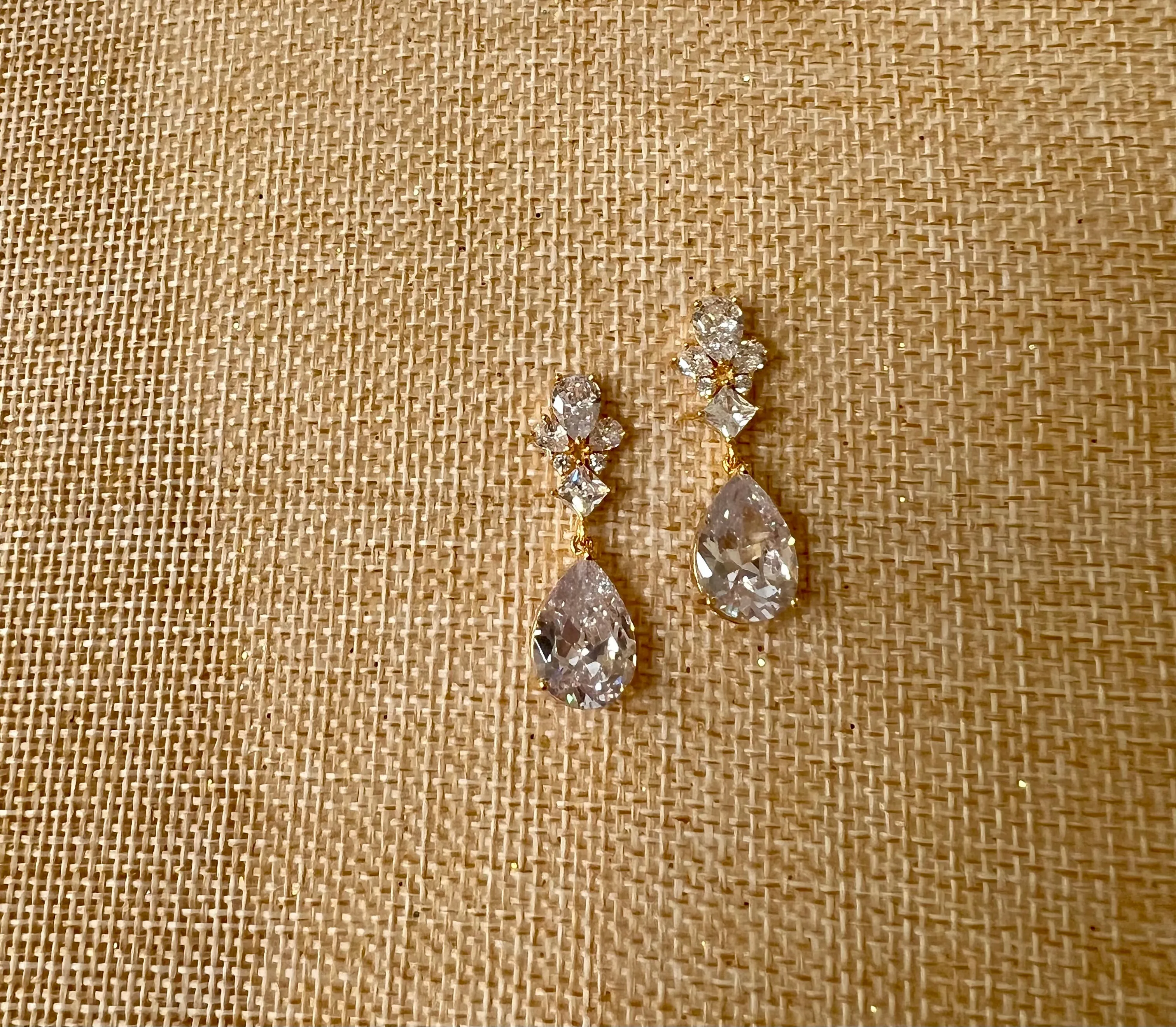 Bridal Earrings, Swarovski and Zirconia Earring for Wedding & 15 Anos