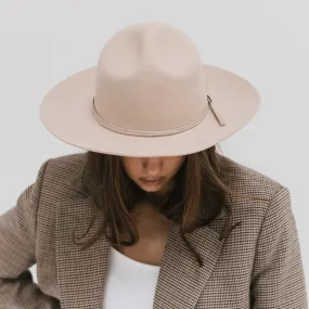 Camille Campaign Crown: Size S/M 57 / Cream