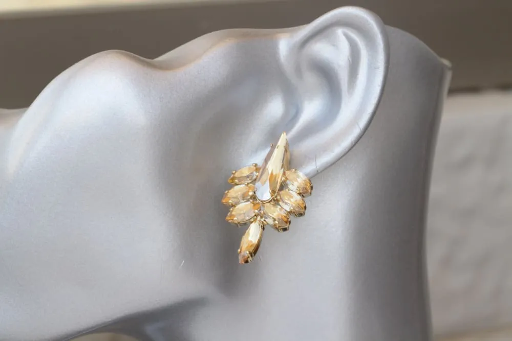 CHAMPAGNE BRIDAL STUDS