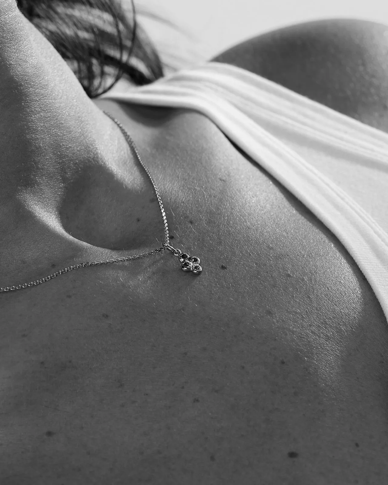 Cross Stone Pendant | White Gold