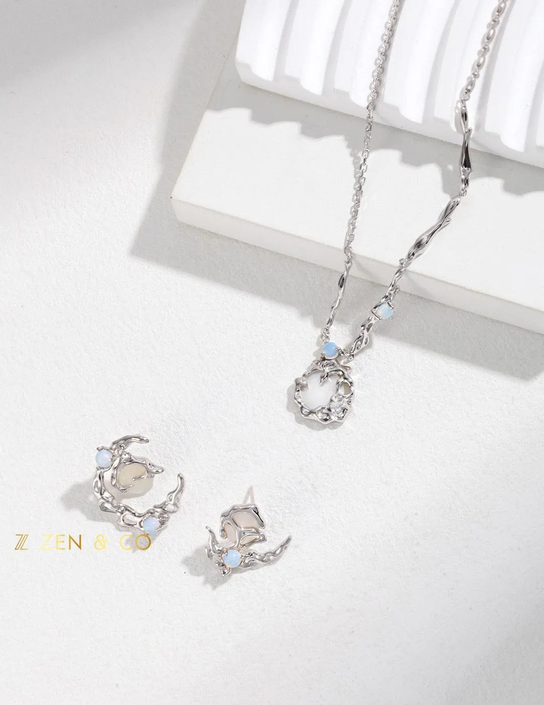 FEYA Fairy necklace with mother of pearl pendant and dainty moonstone
