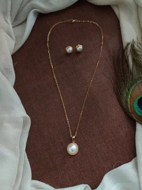 Gold-Plated Chain Set with Pearl Pendant and Studs