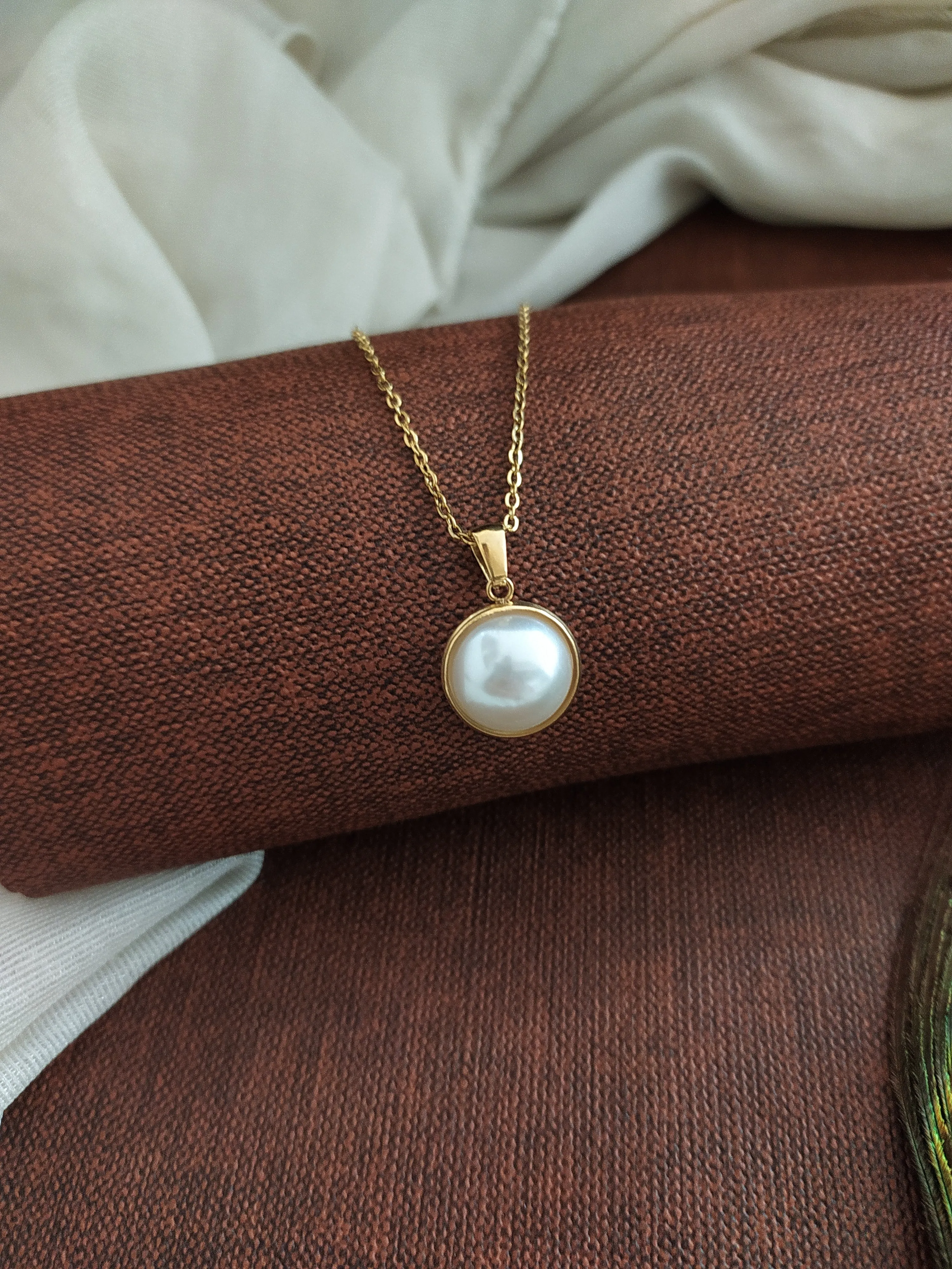 Gold-Plated Chain Set with Pearl Pendant and Studs