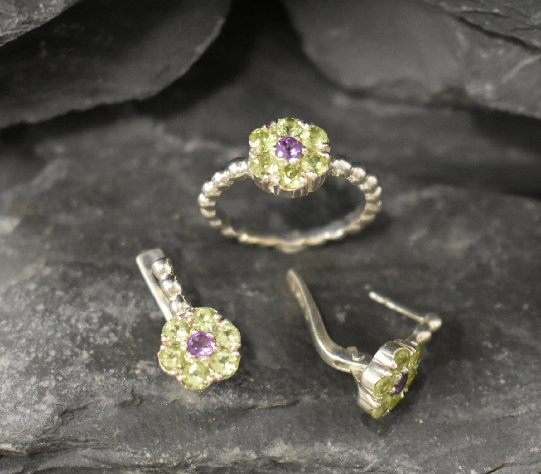 Green Flower Ring - Natural Peridot Bubble Band, Purple Green Ring