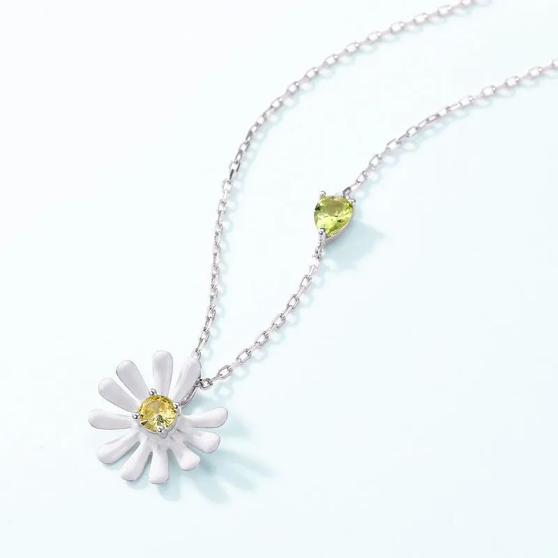 Little Daisy Pendant Olive Green Zircon Sterling Silver Necklace