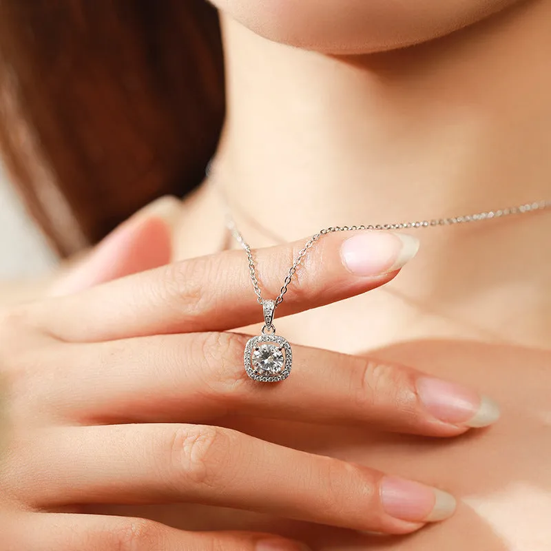 Luxurious S925 Silver Necklace with Micro-Inlaid Zircon for Women's Everyday Wear