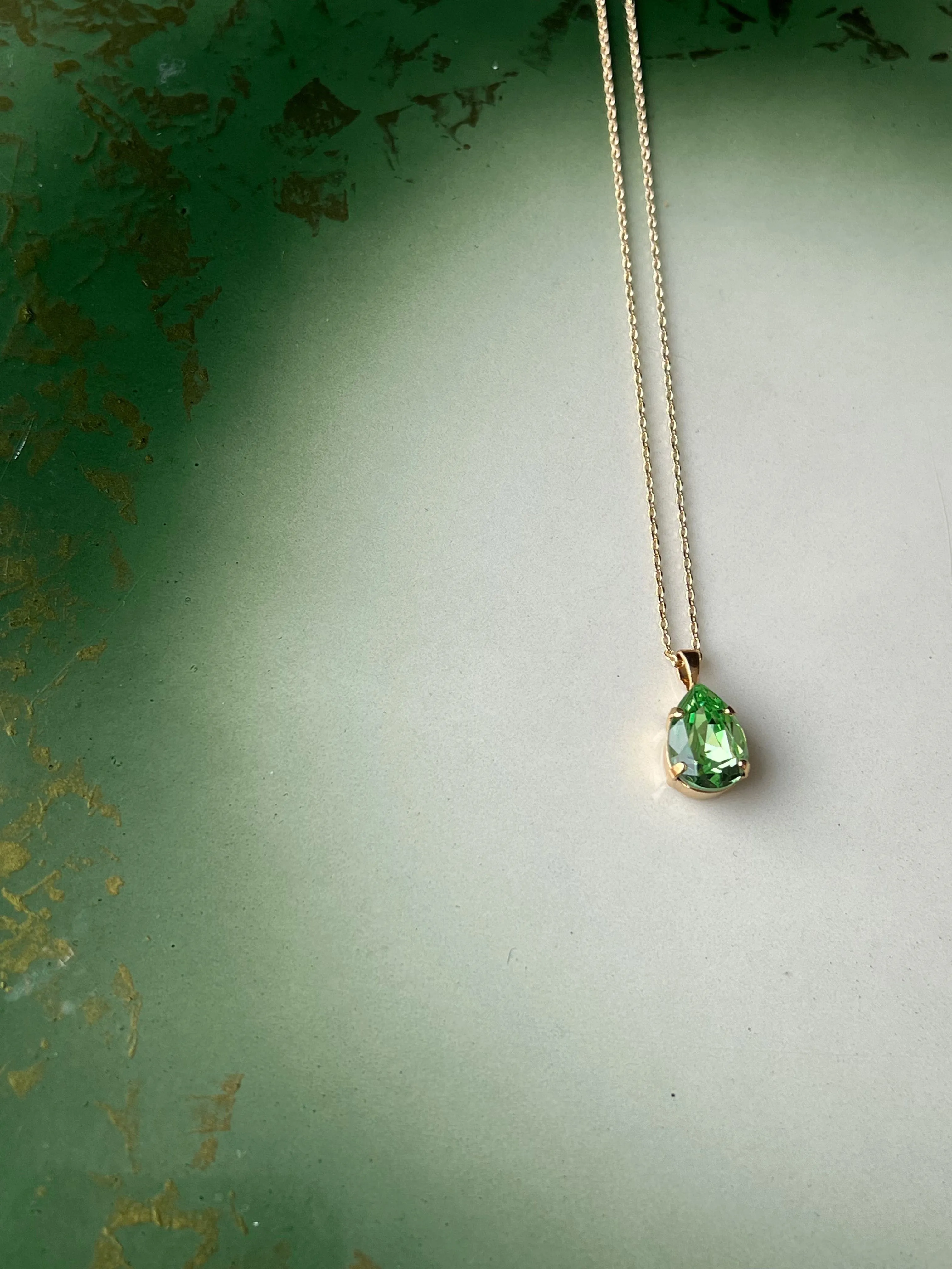Mini drop necklace - peridot
