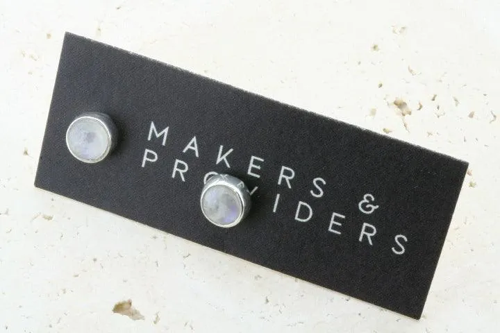 moonstone stud - 6mm