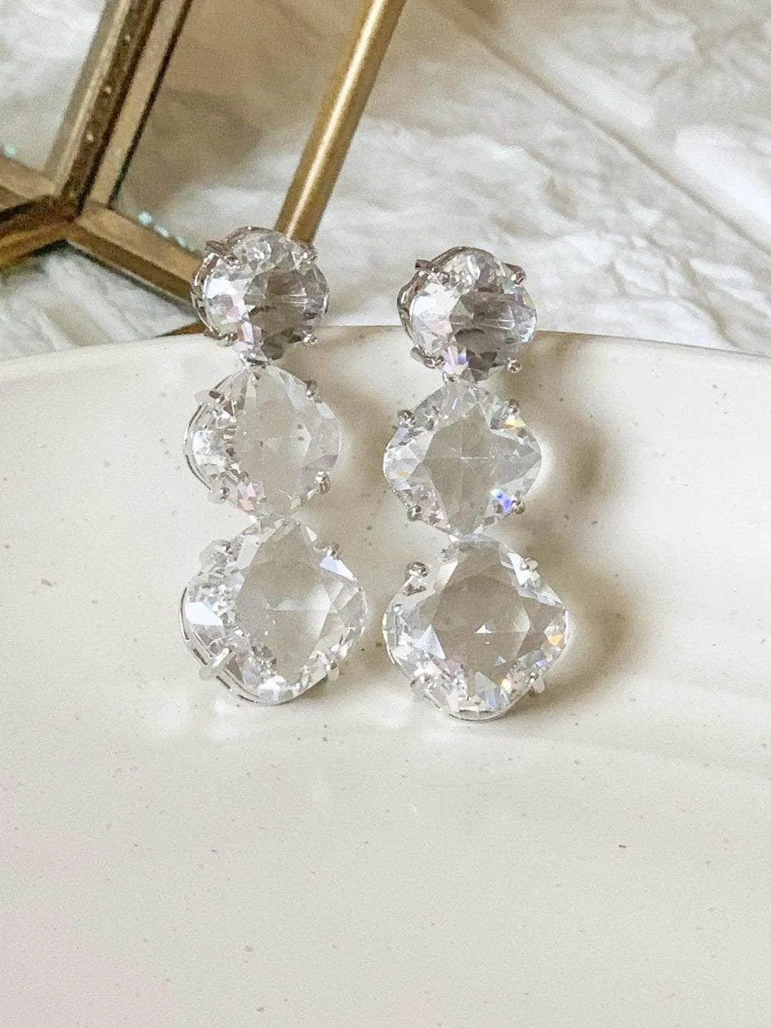 Nikita Dutta In Crystal Cascade Earring White