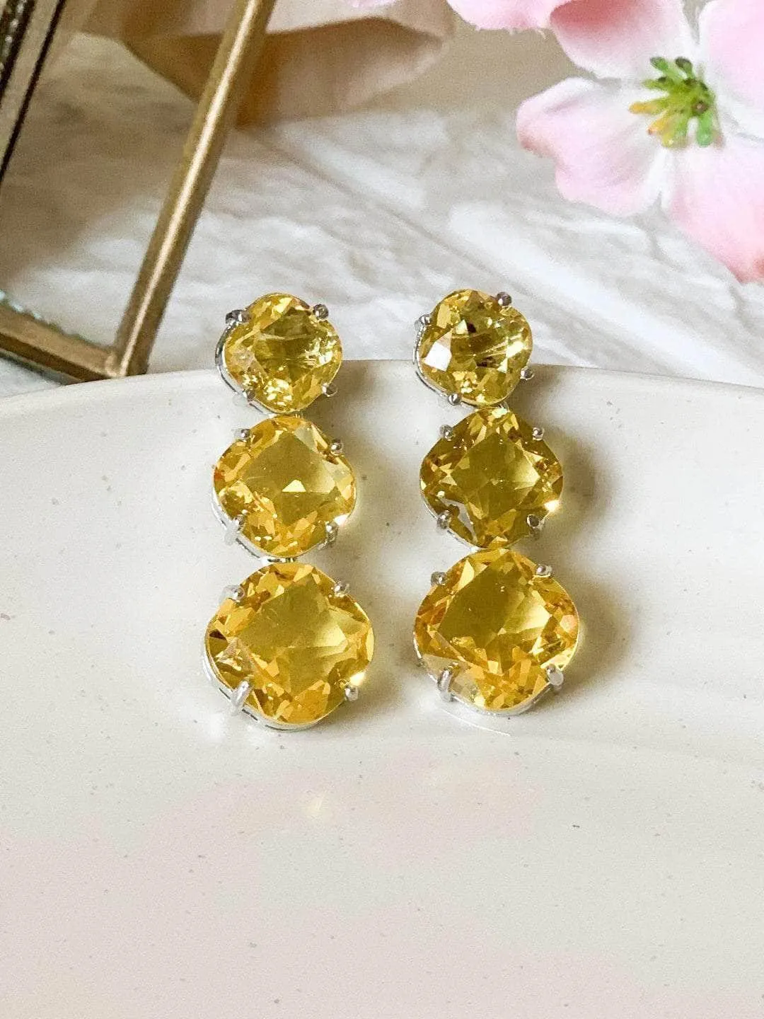 Nikita Dutta In Crystal Cascade Earring White