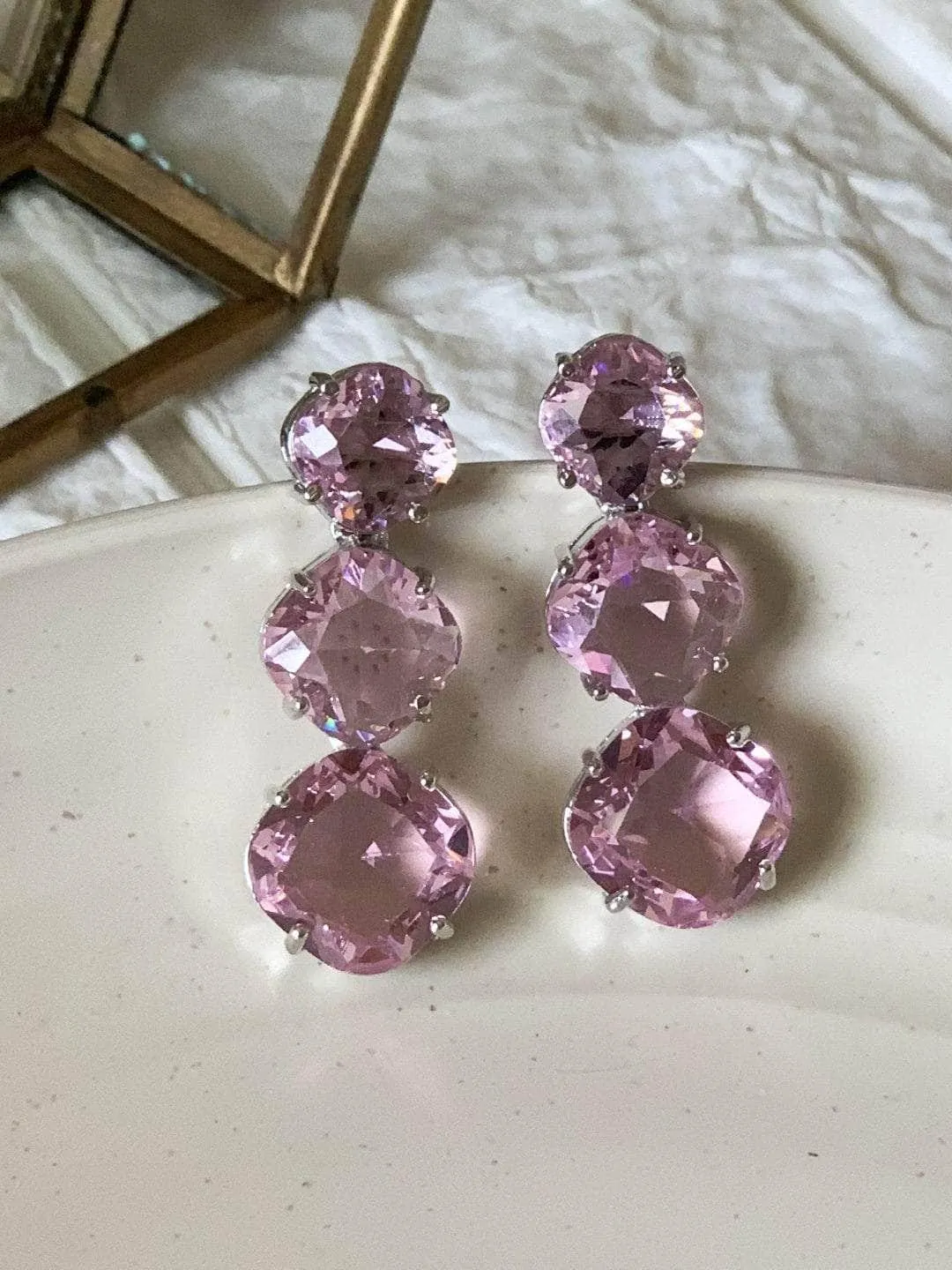 Nikita Dutta In Crystal Cascade Earring White