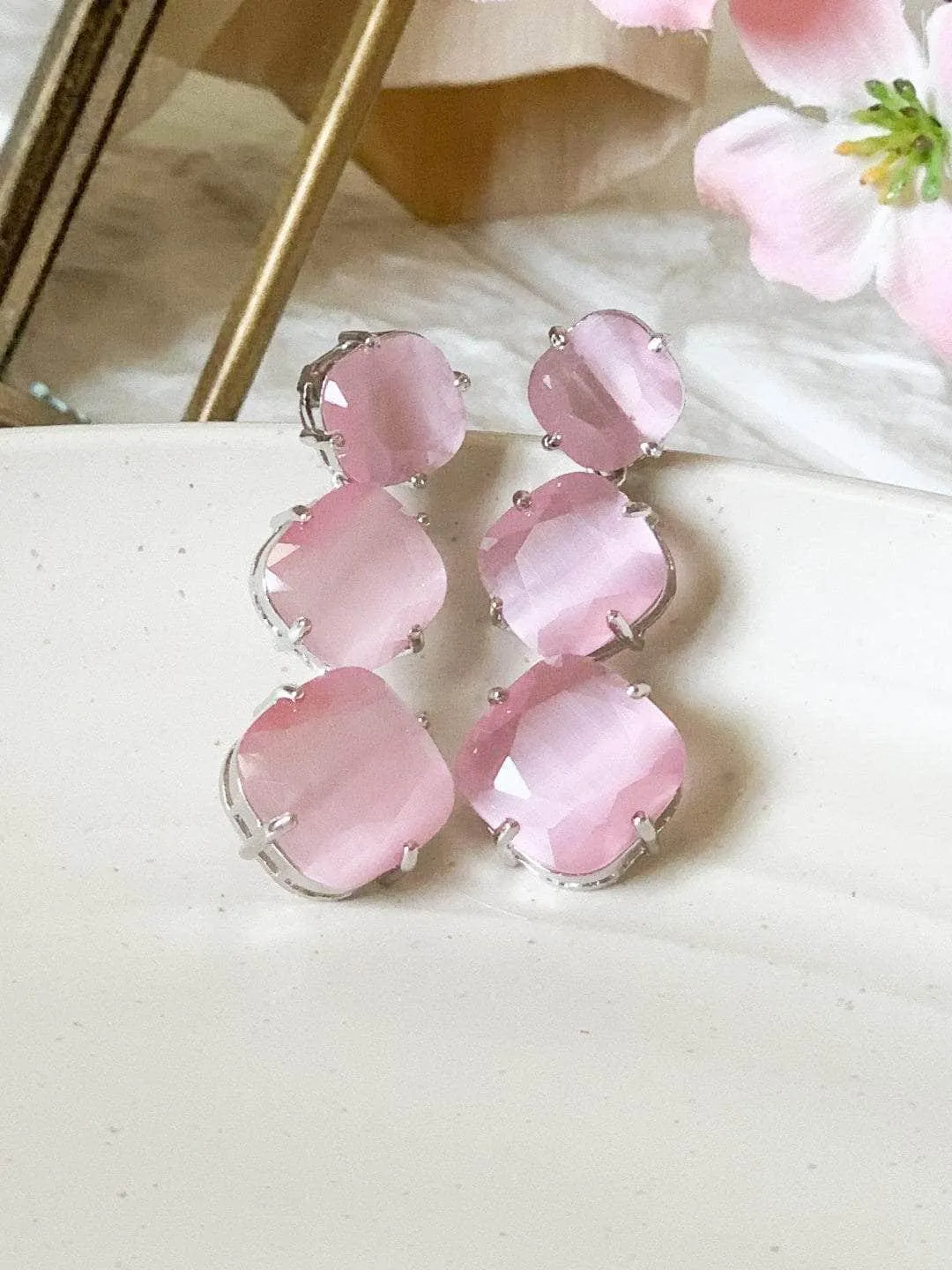 Nikita Dutta In Crystal Cascade Earring White