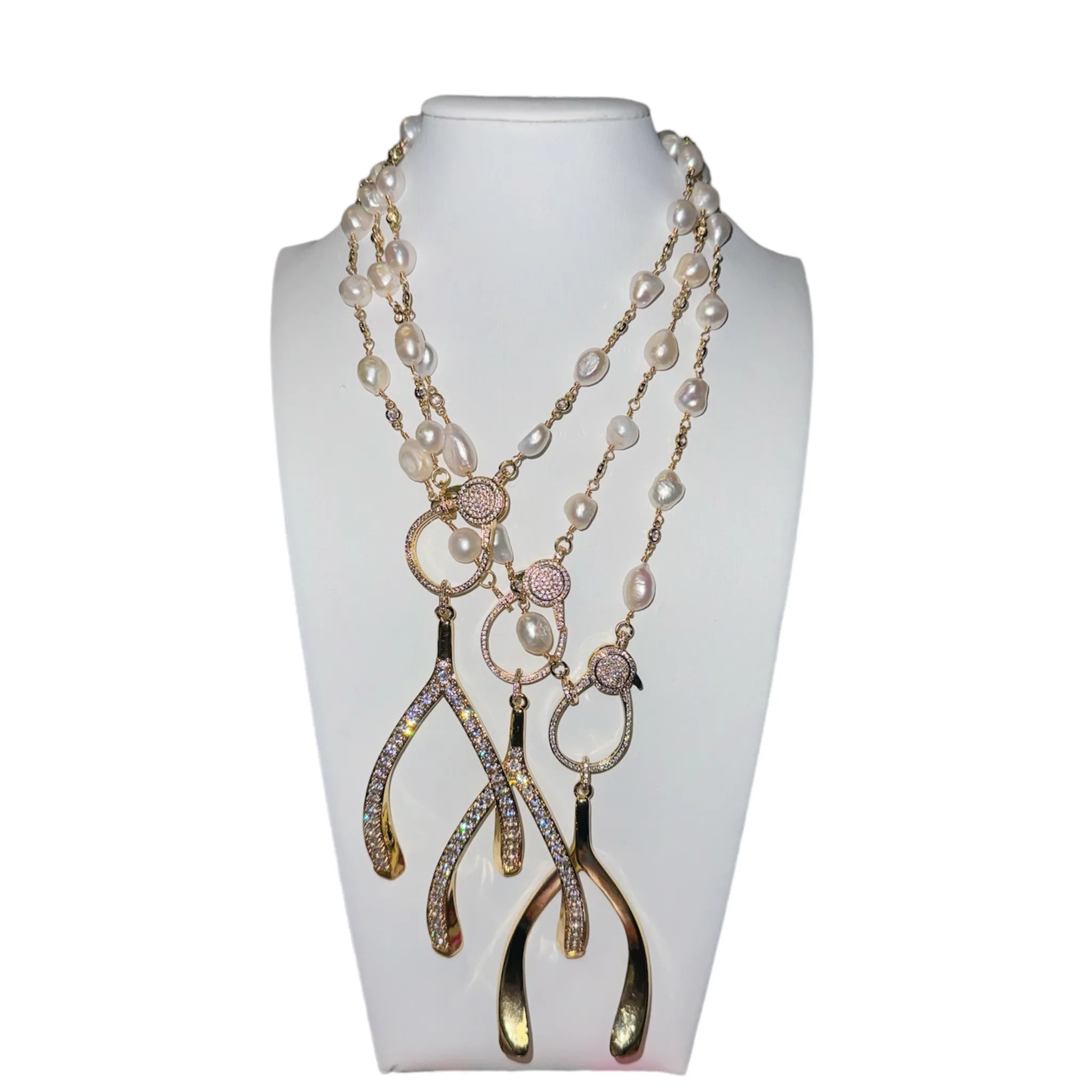 Pearl necklace with wishbone