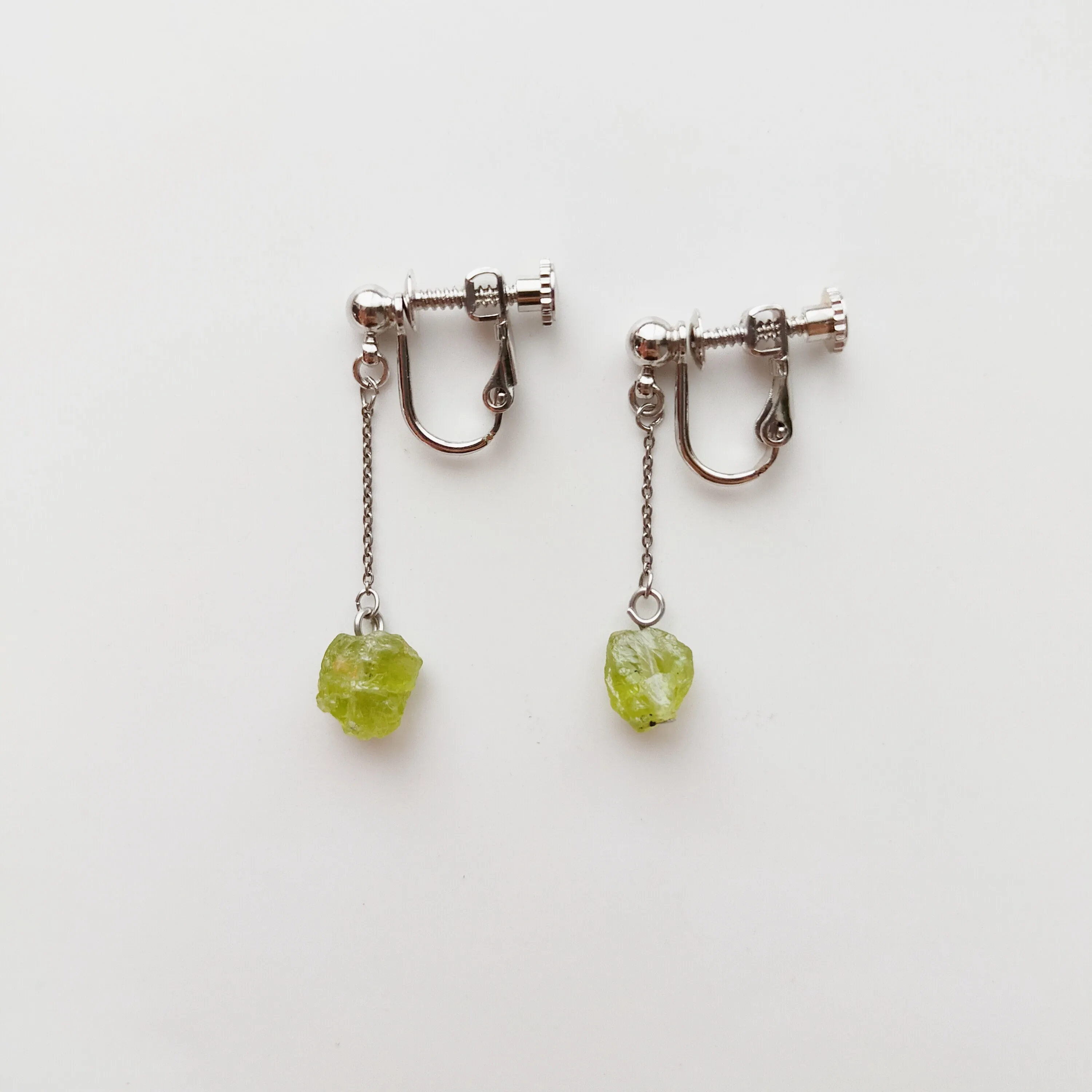 Peridot Chain Pierces / Earrings (SILVER)
