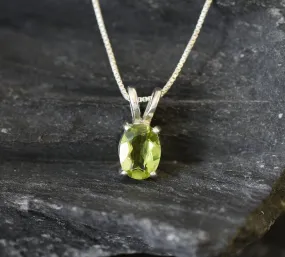 Peridot Necklace - Minimalist Oval Necklace - Dainty Green Pendant