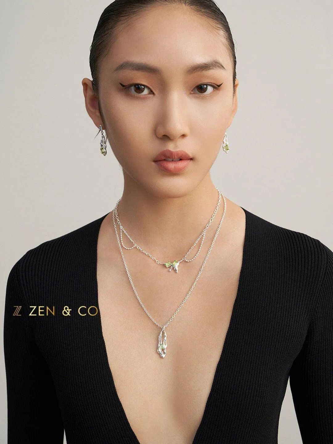 QUEENIE Leo birthstone jewelry set Peridot drop earrings and pendant necklace