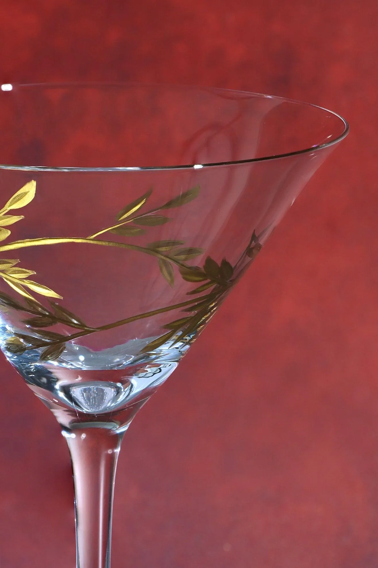 Set of 4 Botanical Martini Glasses Stylish Glassware with Gold Leaf Detail