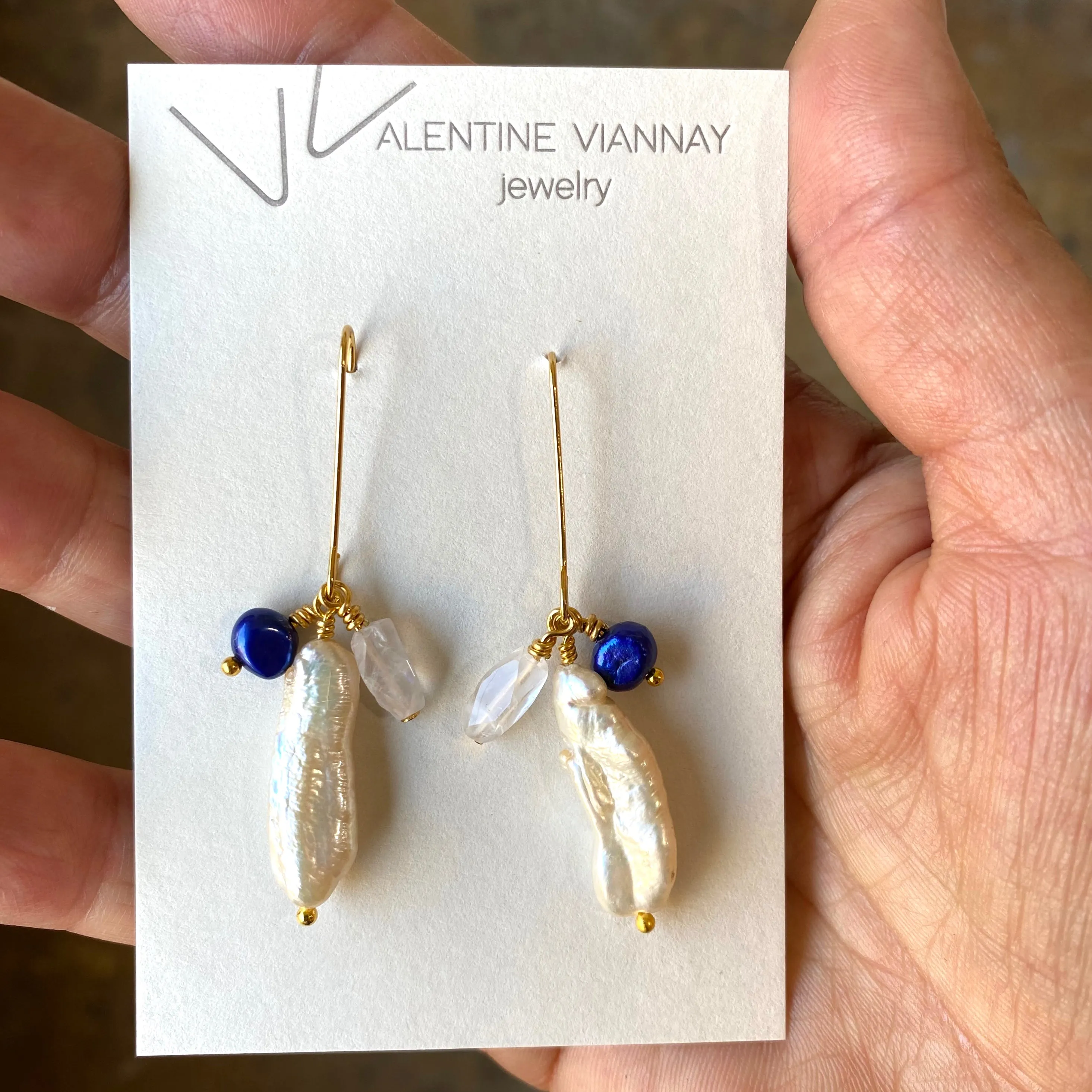 Solitaire freshwater pearl earrings