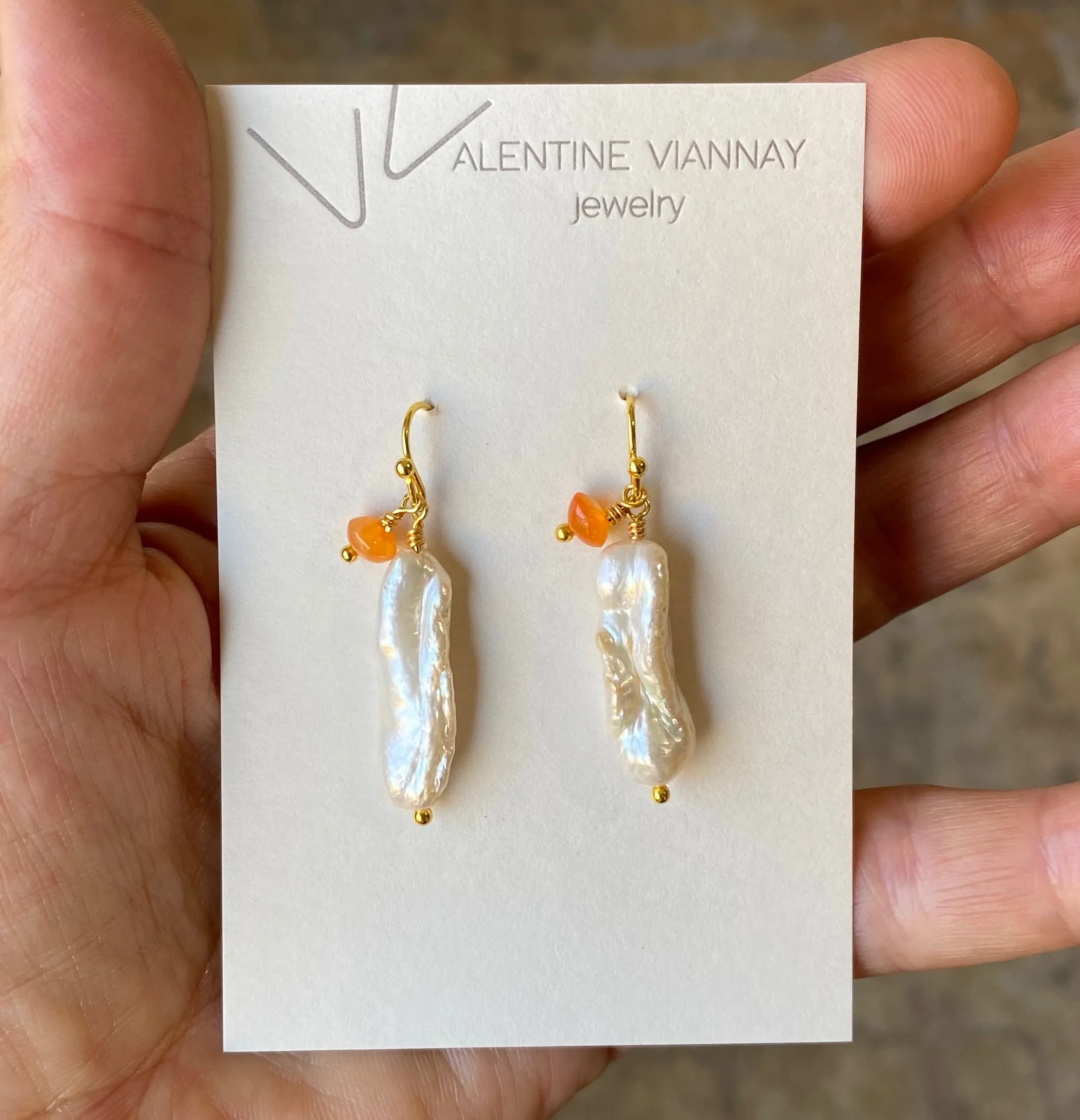 Solitaire freshwater pearl earrings