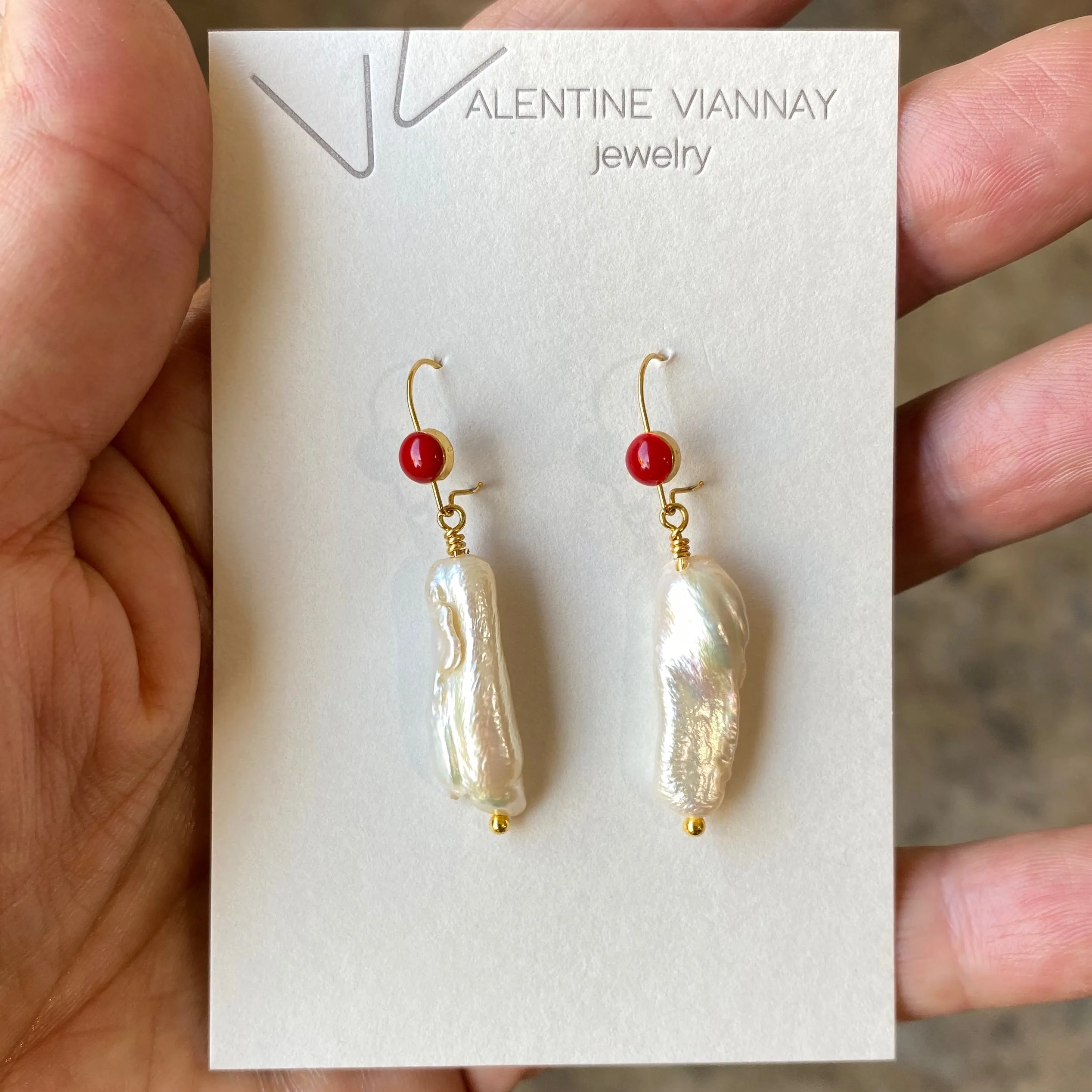 Solitaire freshwater pearl earrings