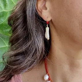Solitaire freshwater pearl earrings
