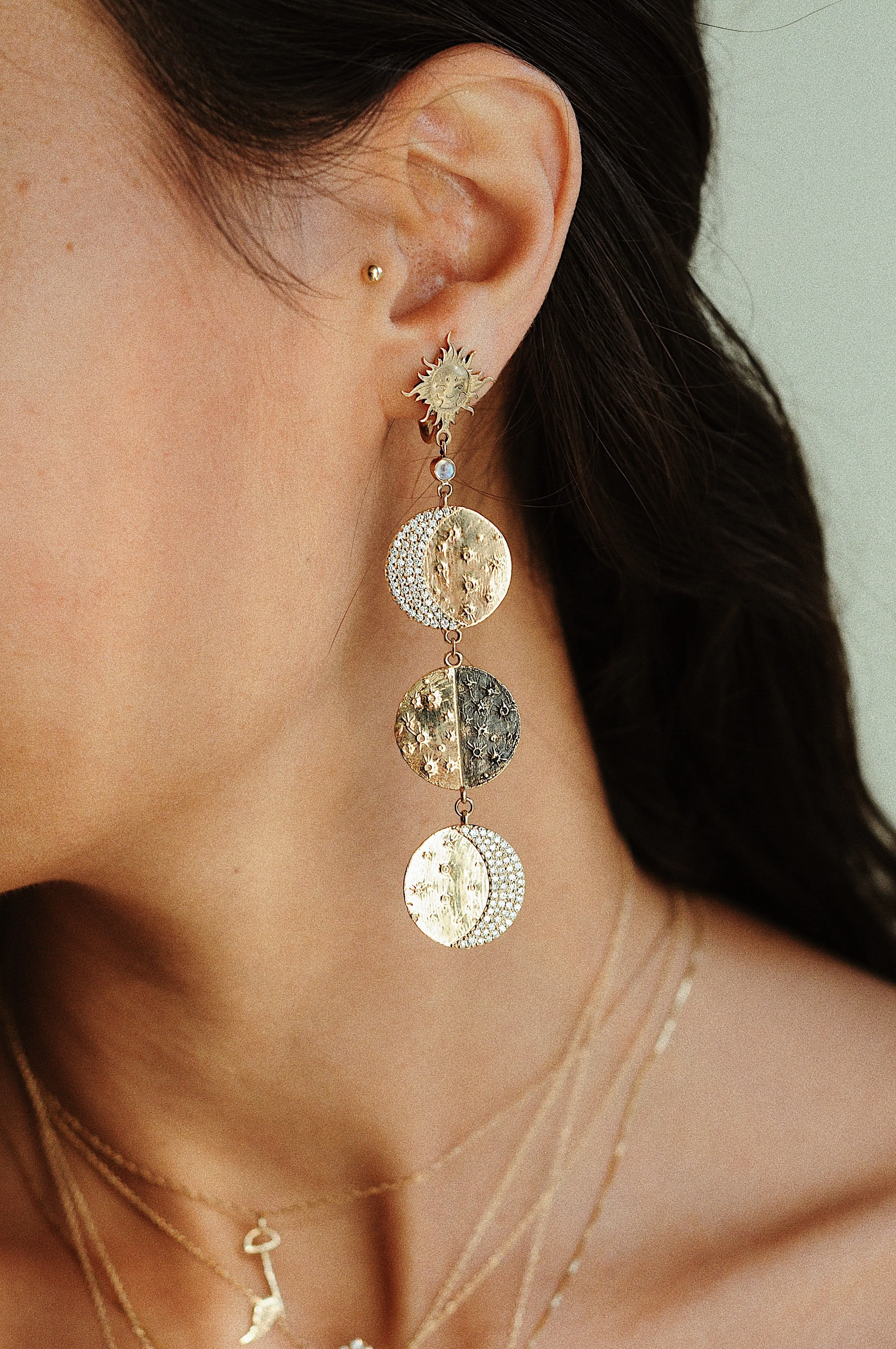 Supreme Moon Phase Earring