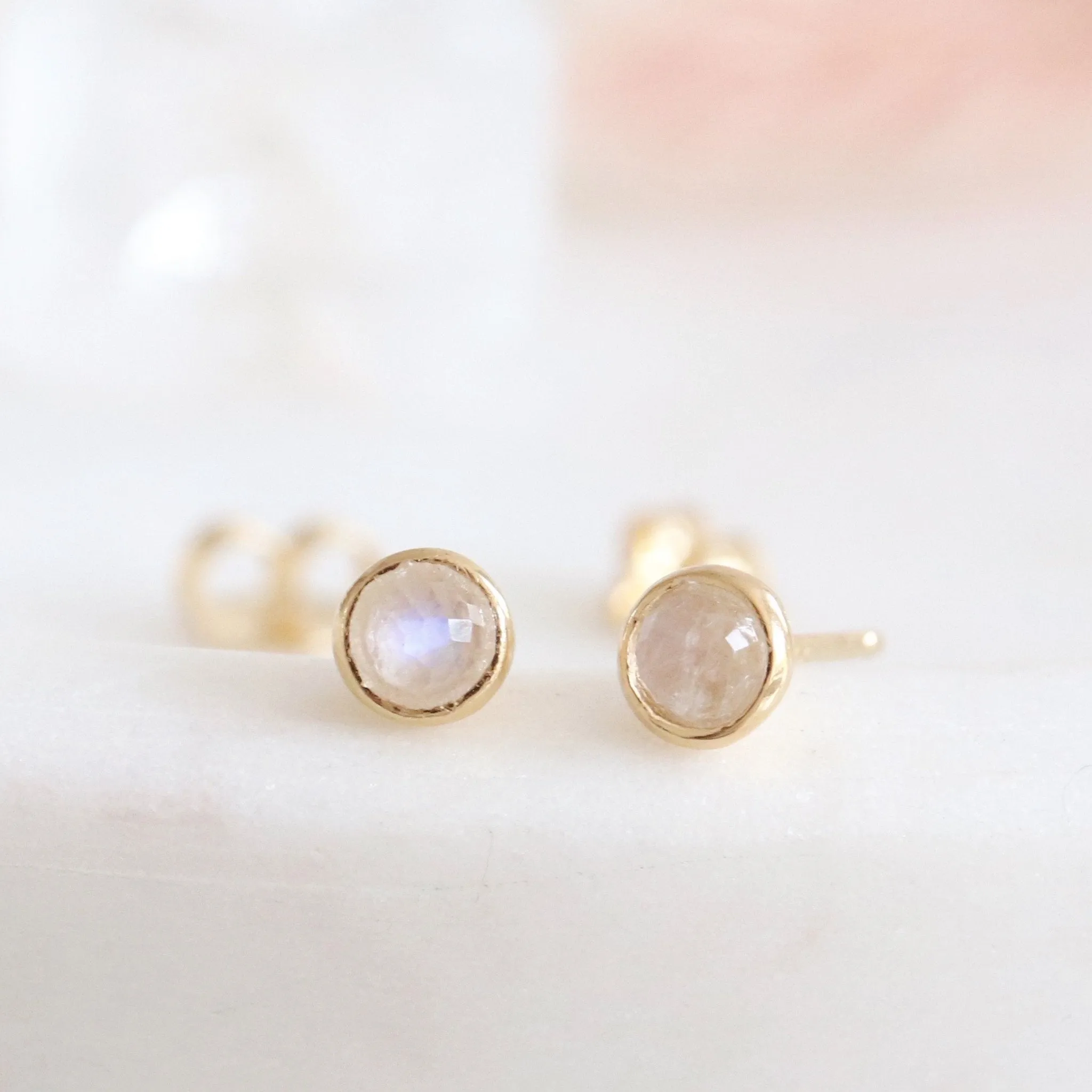 TINY PROTECT STUD EARRINGS - RAINBOW MOONSTONE & GOLD
