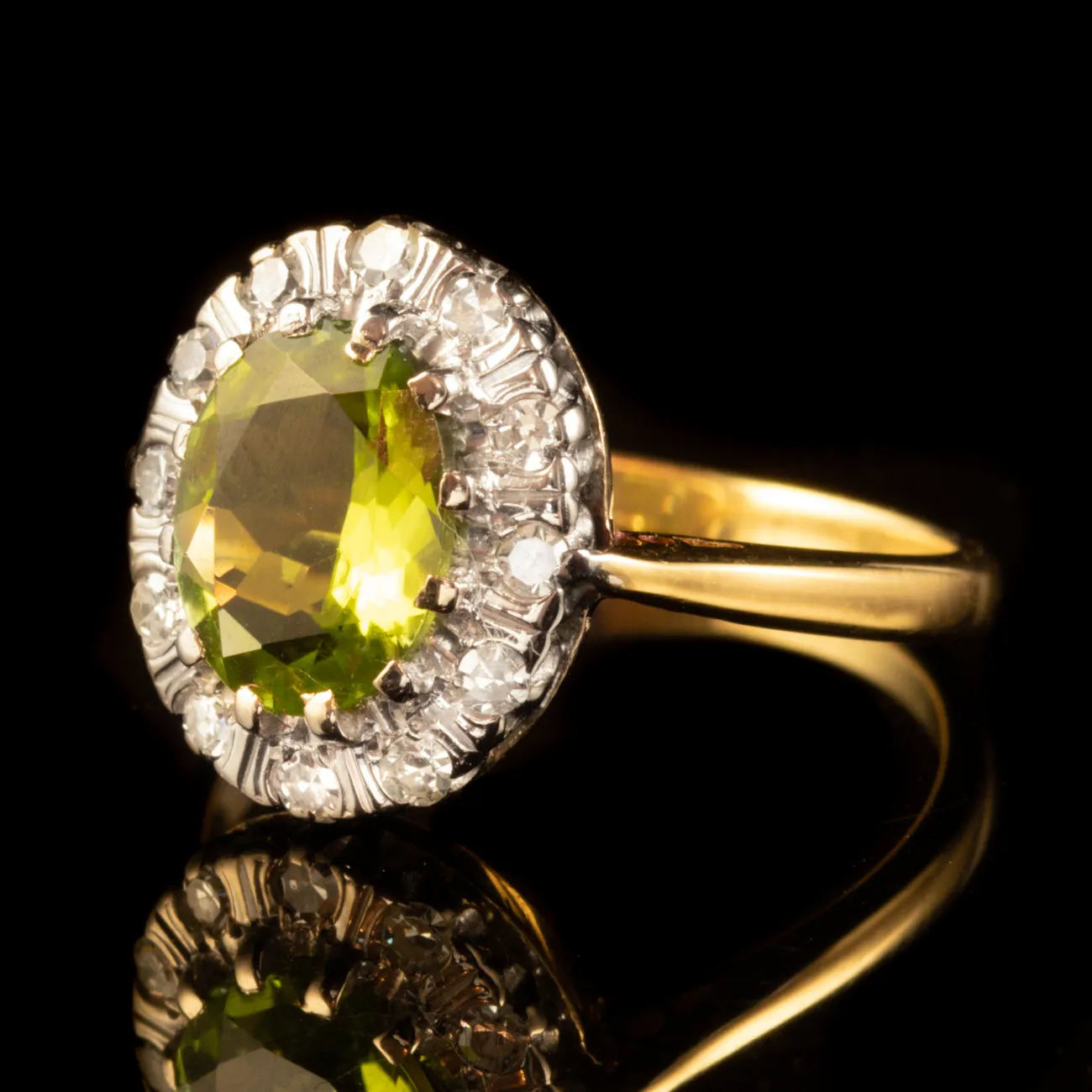 Vintage 2ct Peridot Diamond Ring 18ct Gold