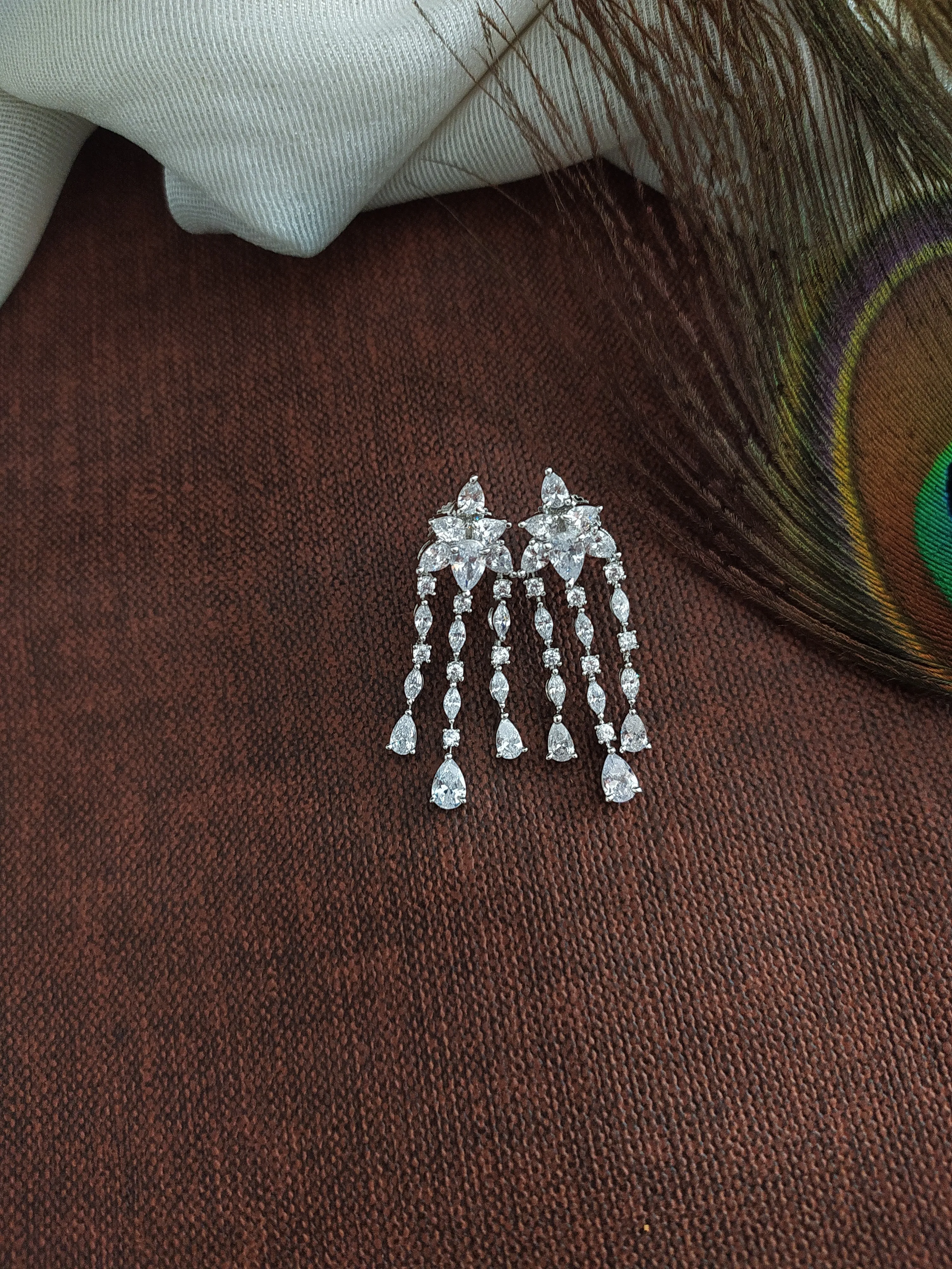 Zircon Dangling Necklace Set