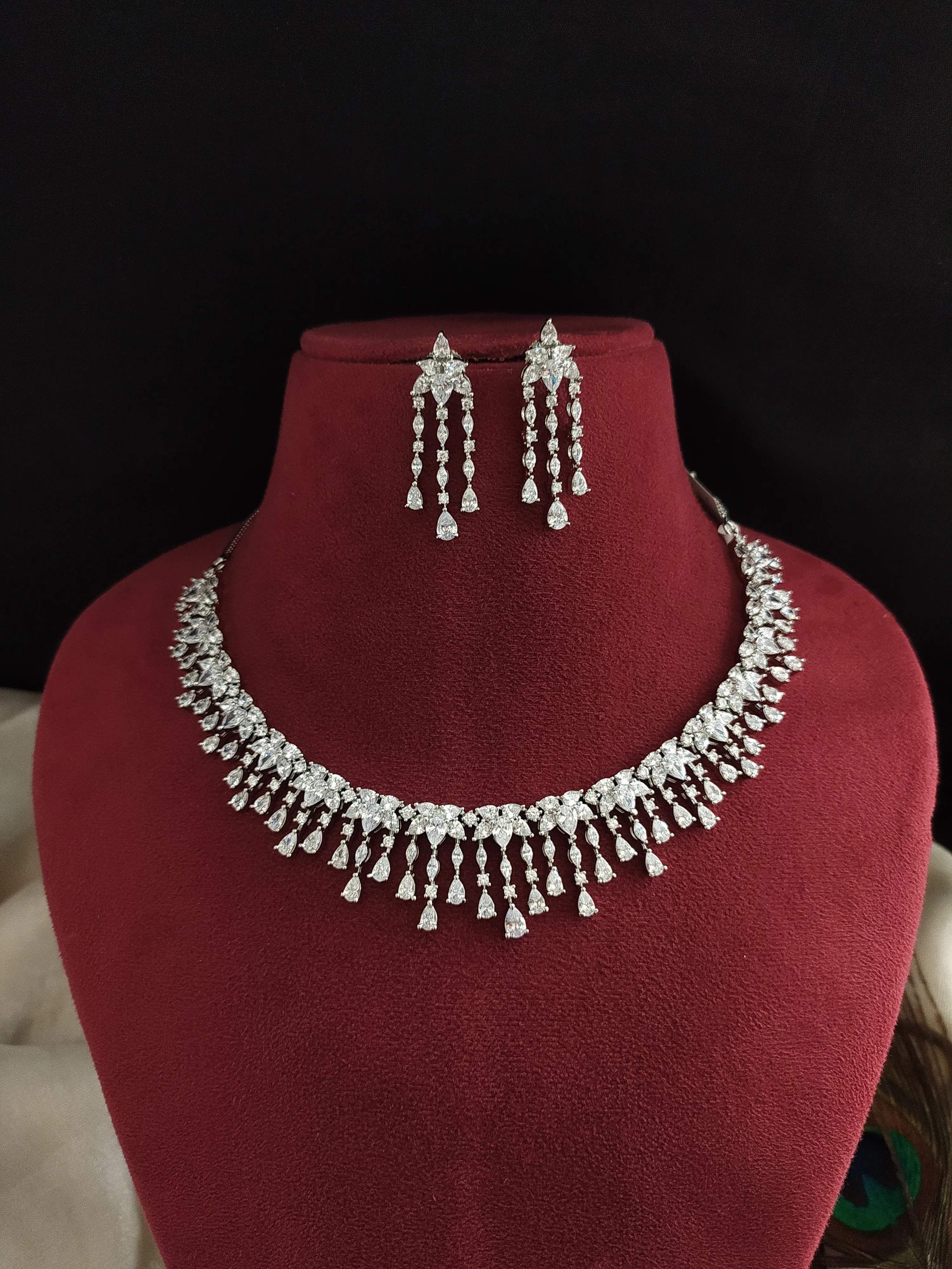 Zircon Dangling Necklace Set